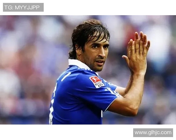 全球足球巨星宣传片高清集锦展现各国顶级球员风采与精彩瞬间