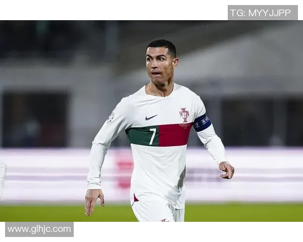 外貌不被看好的足球明星却凭实力赢得尊重和成功