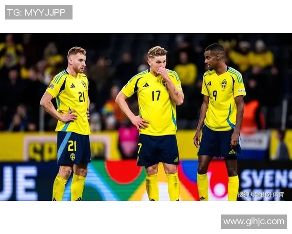 孤傲足球球星如何在赛场上诠释独立精神与非凡才华 孤傲足球球星如何在赛场上诠释独立精神与非凡才华