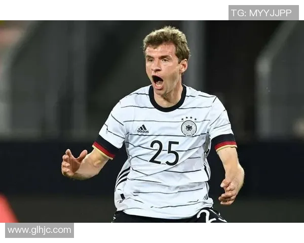 德国足球队明星球员风采解析:从诺伊尔到穆勒的黄金一代崛起 德国足球队明星球员风采解析:从诺伊尔到穆勒的黄金一代崛起
