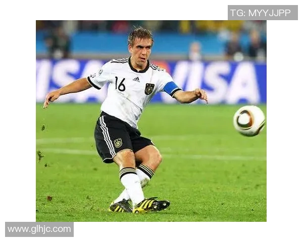 现代足球防线新生力量：聚焦现役顶级后卫的技术与战术贡献