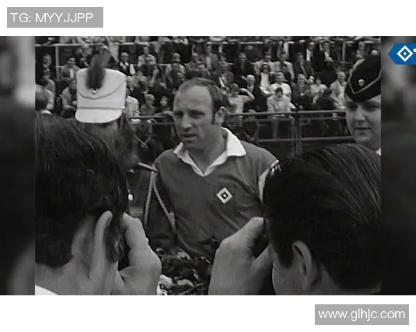 足球场上英勇倒下的传奇球星 他用生命诠释了体育精神