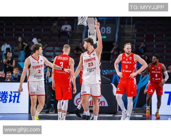 足球巨星与篮球巨星跨界同场竞技上演巅峰对决精彩纷呈