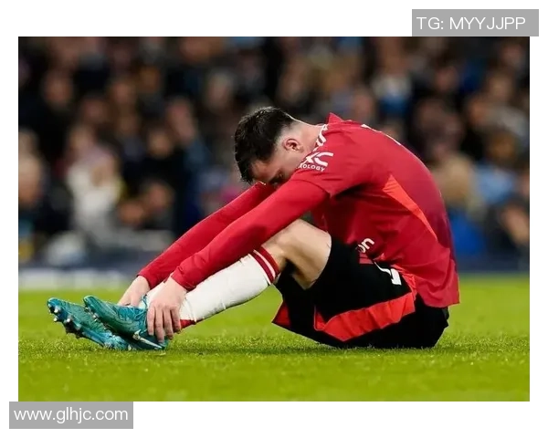 足球巨星落泪瞬间感动全场 赛后情绪崩溃令球迷心疼不已